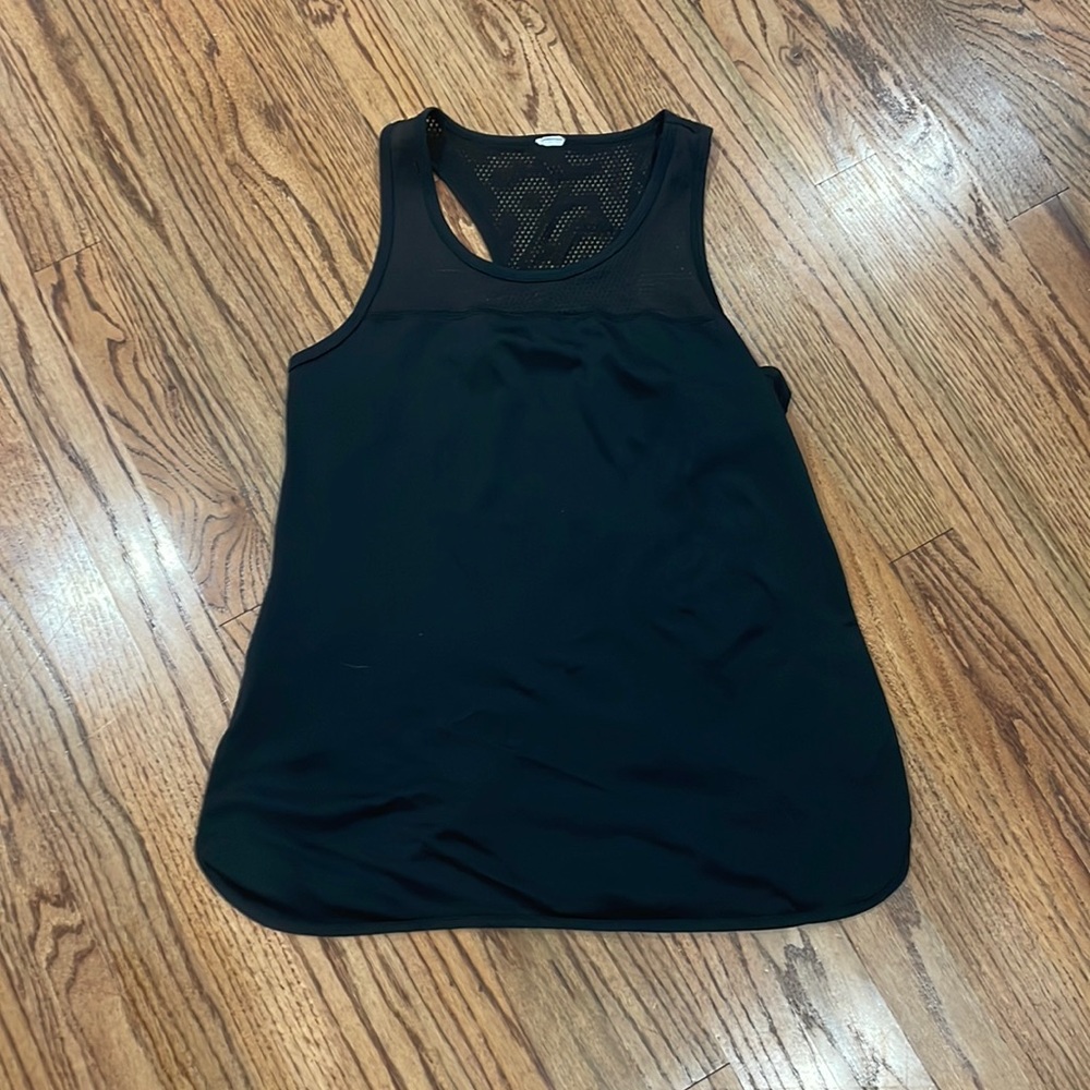 Black razorback work out tank